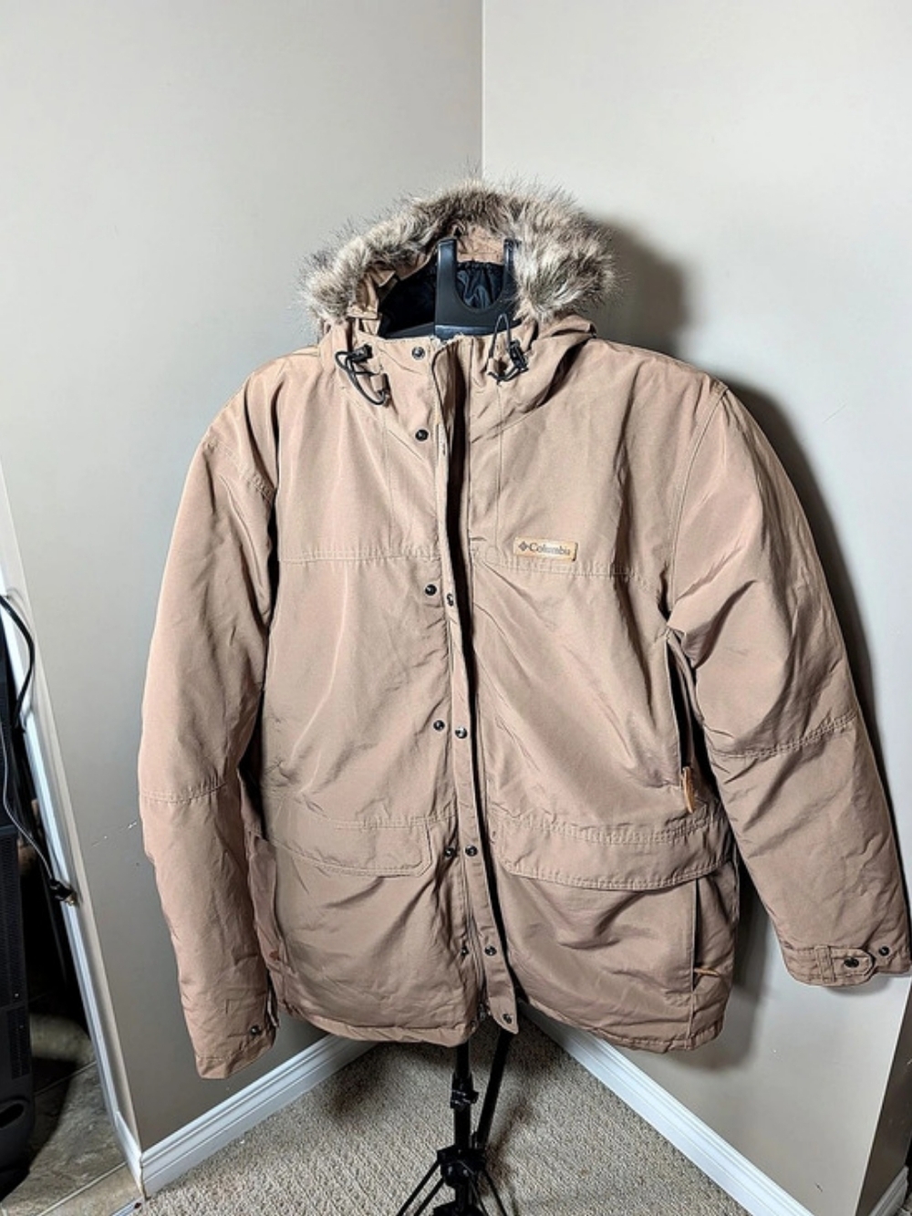 Columbia Fur-Trim Hooded Puffer in Brown XL Like New